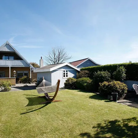 Two-bedroom Holiday In 6 *