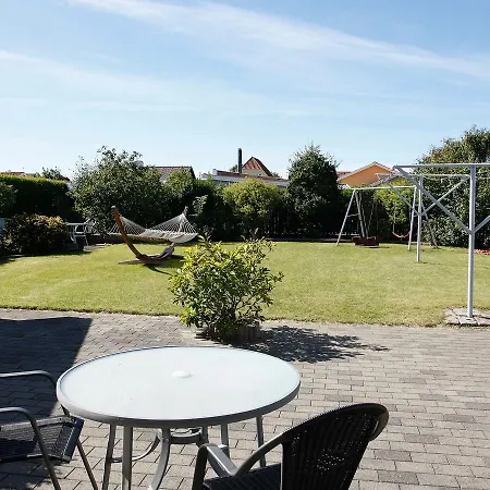 Apartment Two-bedroom Holiday In 6
